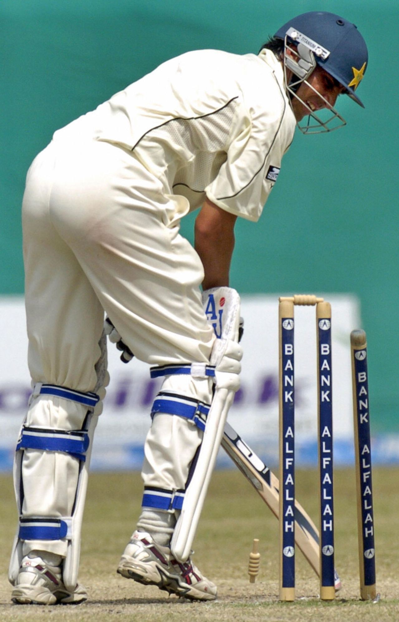 Younis Khan misses the line and is bowled by Dale Steyn, Pakistan v South Africa, 1st Test, Karachi, 5th day, October 5, 2007