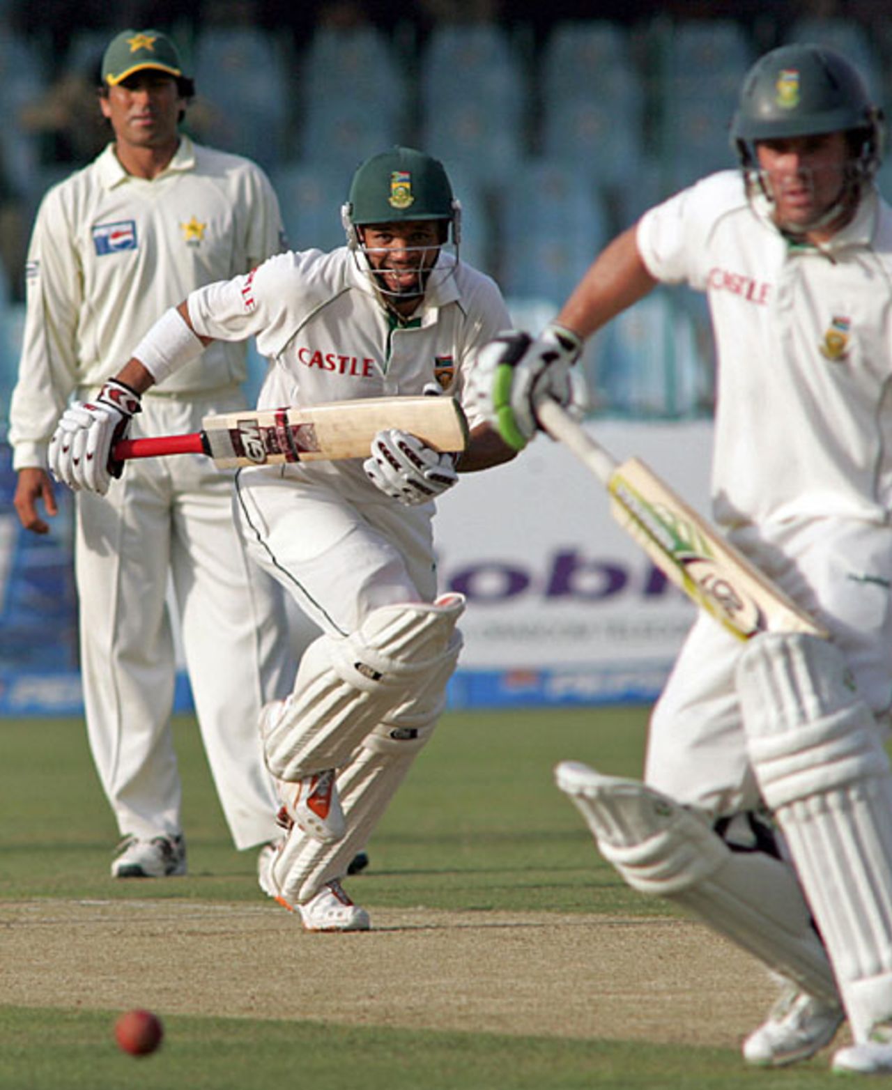 Ashwell Prince pushes for a single, Pakistan v South Africa, 2nd Test, Lahore, 1st day, October 8, 2007