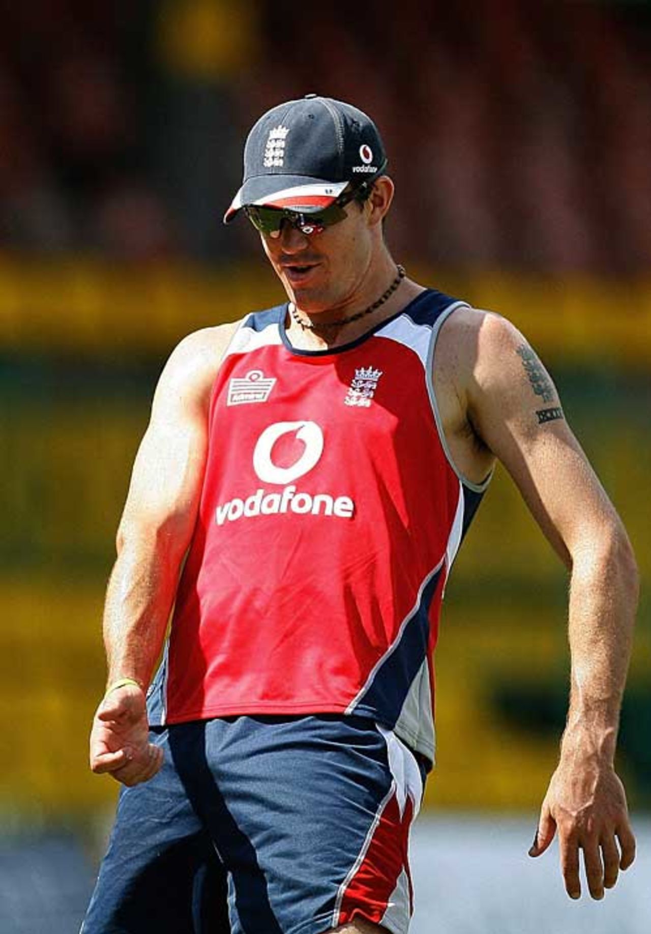 Kevin Pietersen takes a light-hearted approach to training, Colombo, October 9, 2007