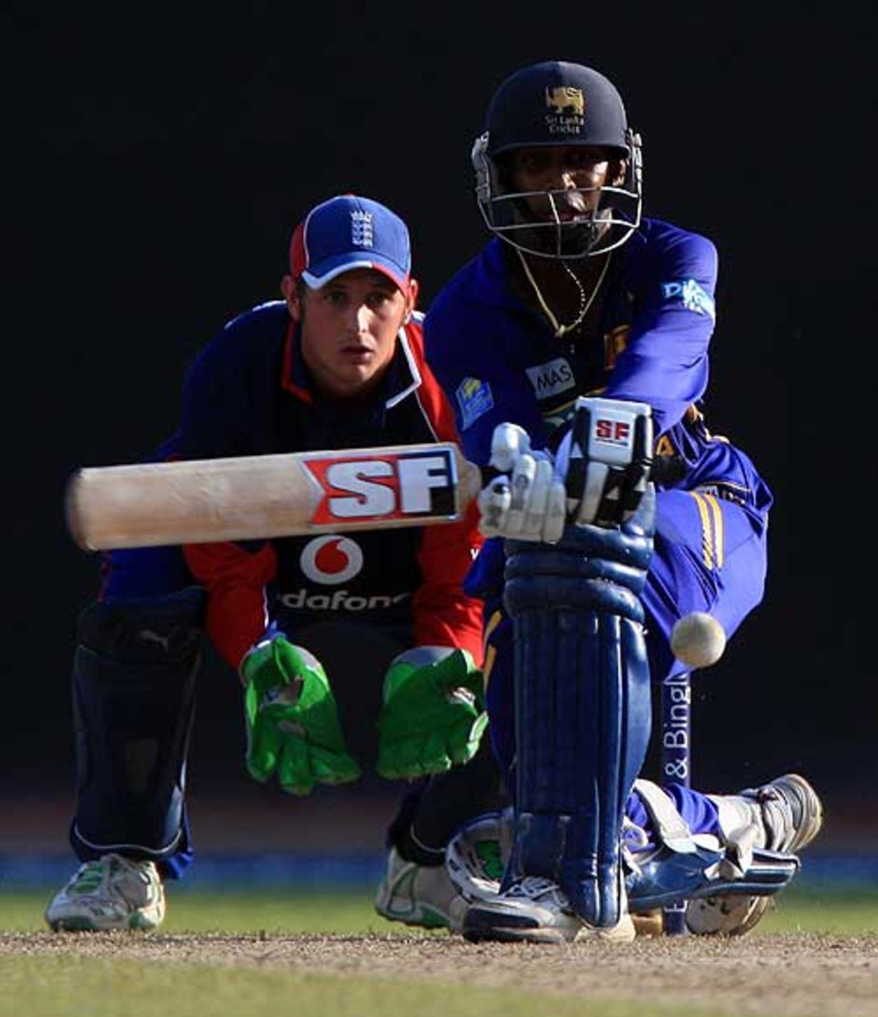 Chamara Silva gets into position to sweep, as Phil Mustard looks on, Sri Lanka v England, 4th ODI, Colombo, October 10, 2007