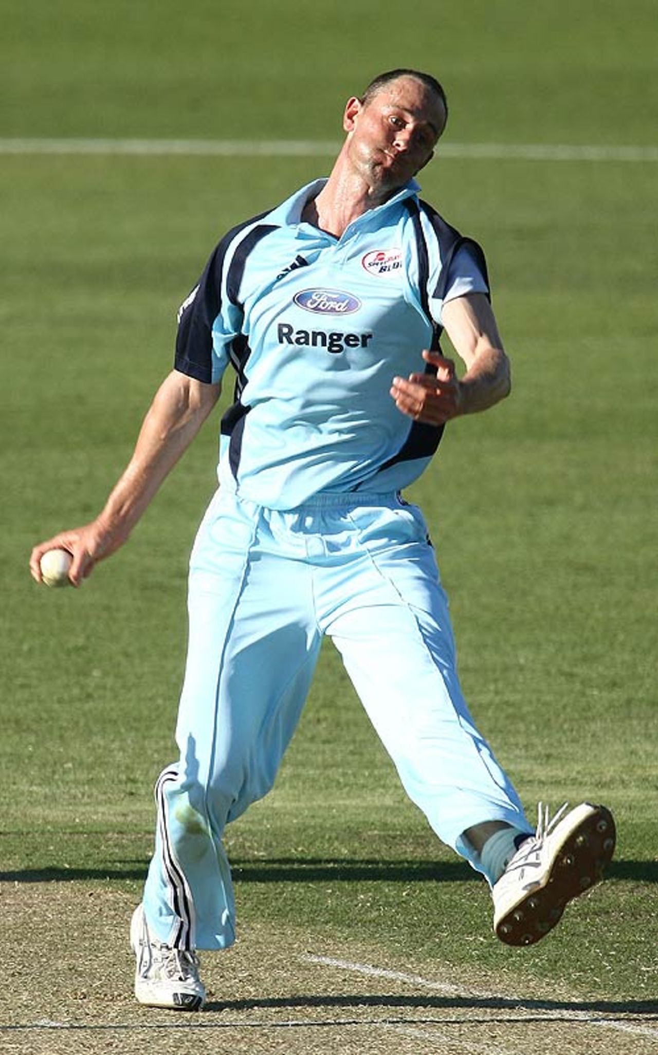 Matthew Nicholson sends down a ball, Western Australia v New South Wales, FR Cup, Perth, October 12, 2007