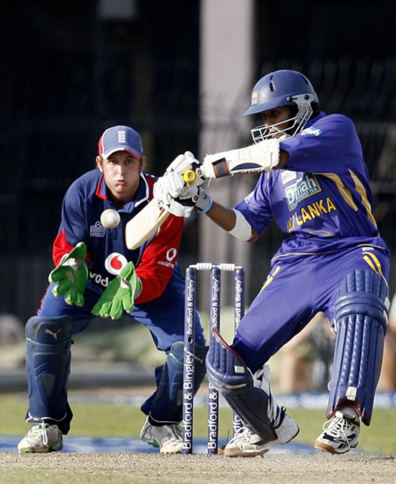Tillakaratne Dilshan shapes to cut, Sri Lanka v England, 5th ODI, Colombo, October 13, 2007