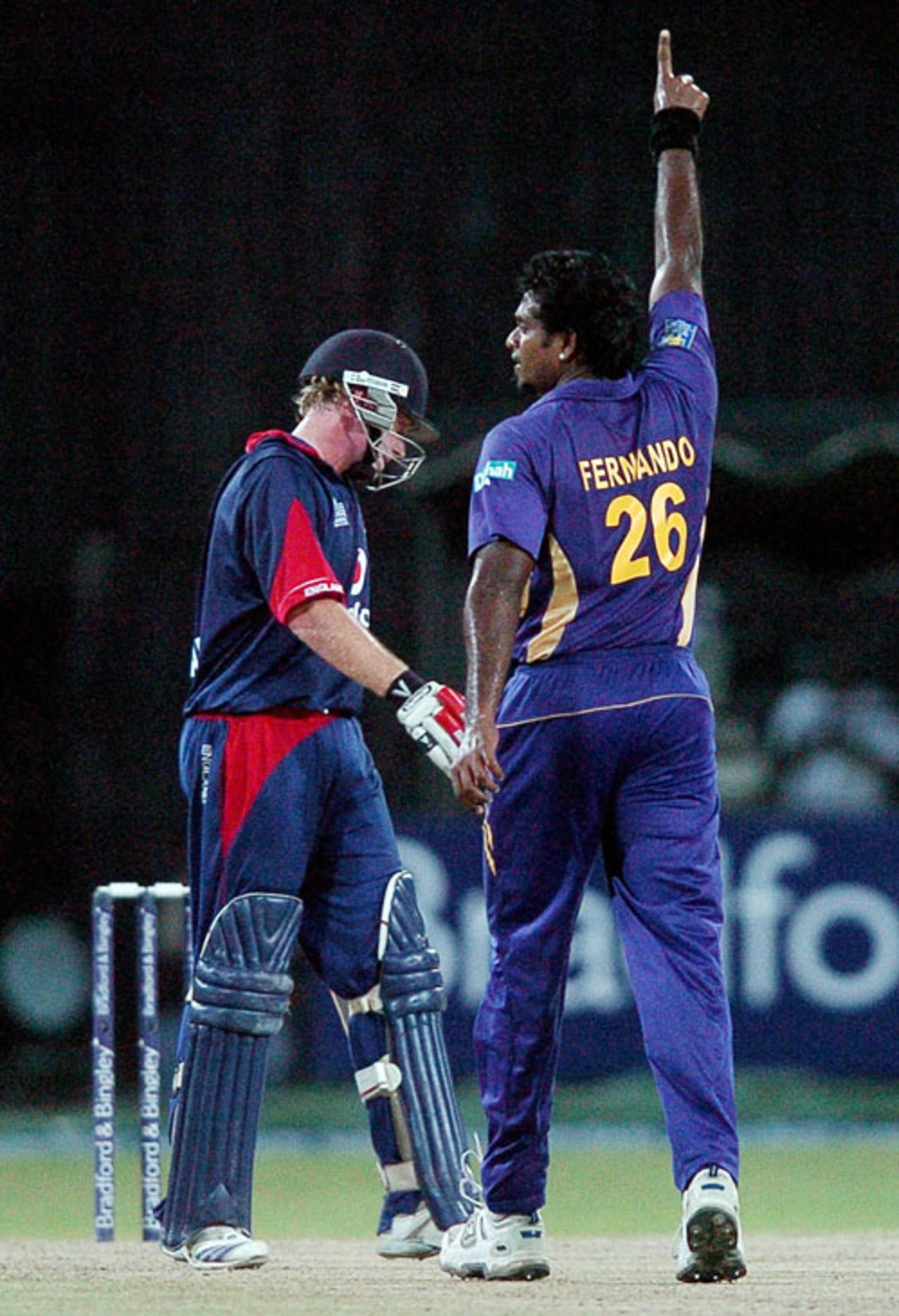 Dilhara Fernando dismisses Ian Bell for 11, Sri Lanka v England, 5th ODI, Colombo, October 13, 2007