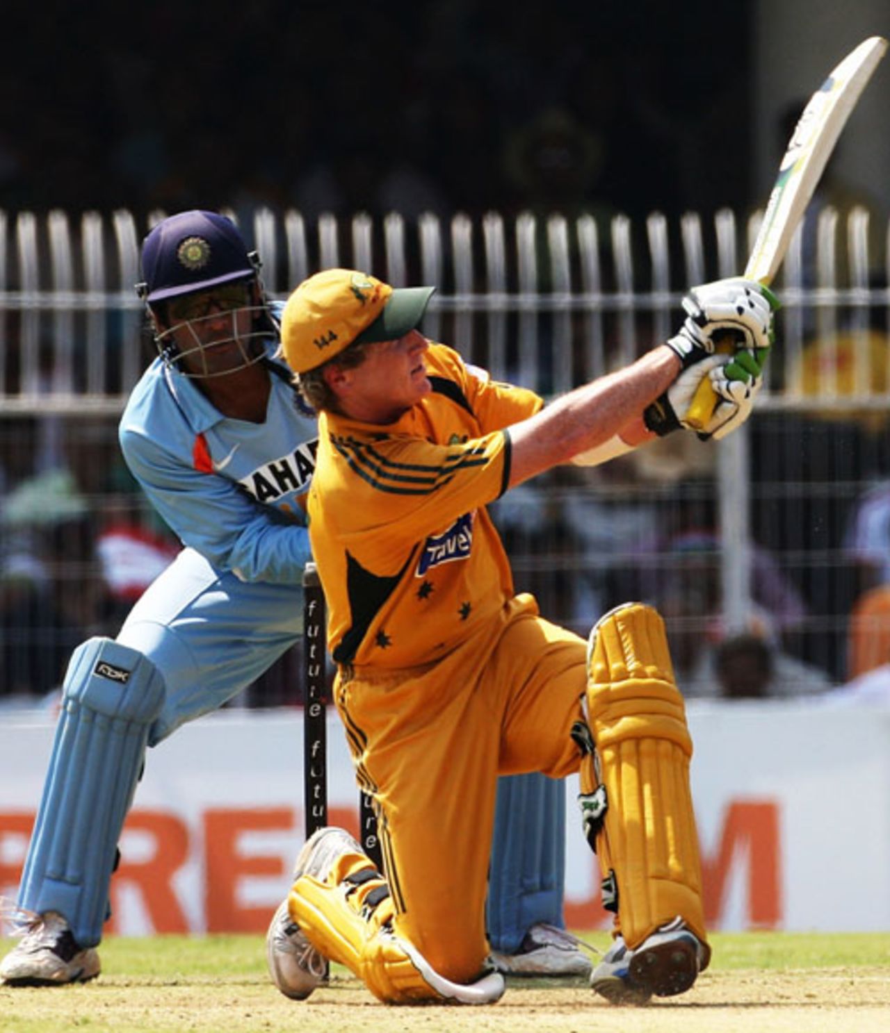 Brad Haddin takes the aerial route during his 25, India v Australia, 6th ODI, Nagpur, October 14, 2007