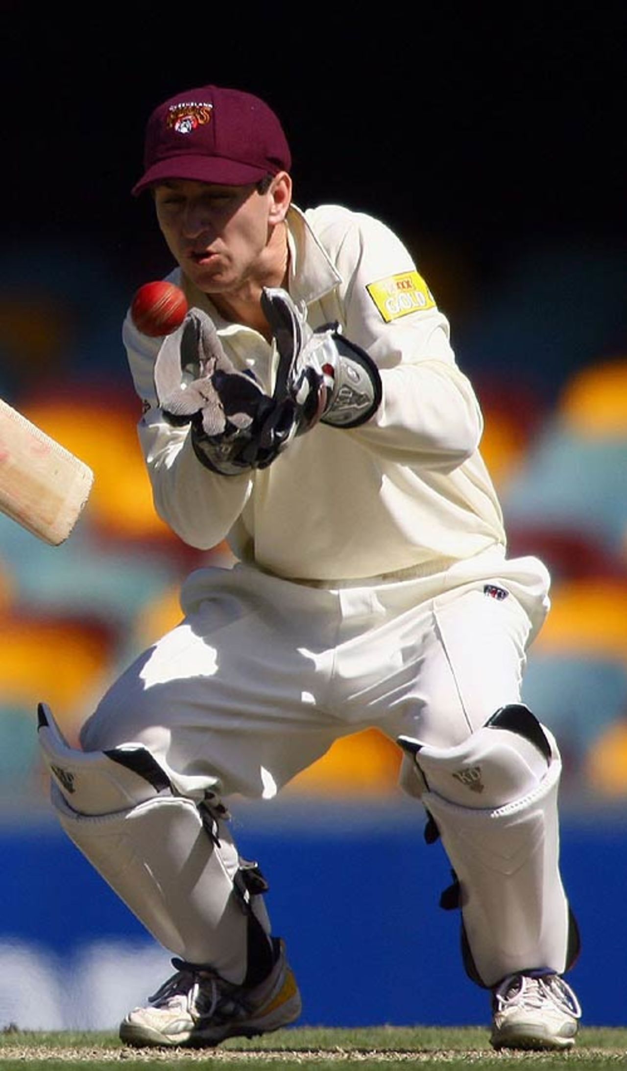 Murray Bragg watches the ball into his gloves, Queensland v Tasmania, Pura Cup, Brisbane, October 15, 2007