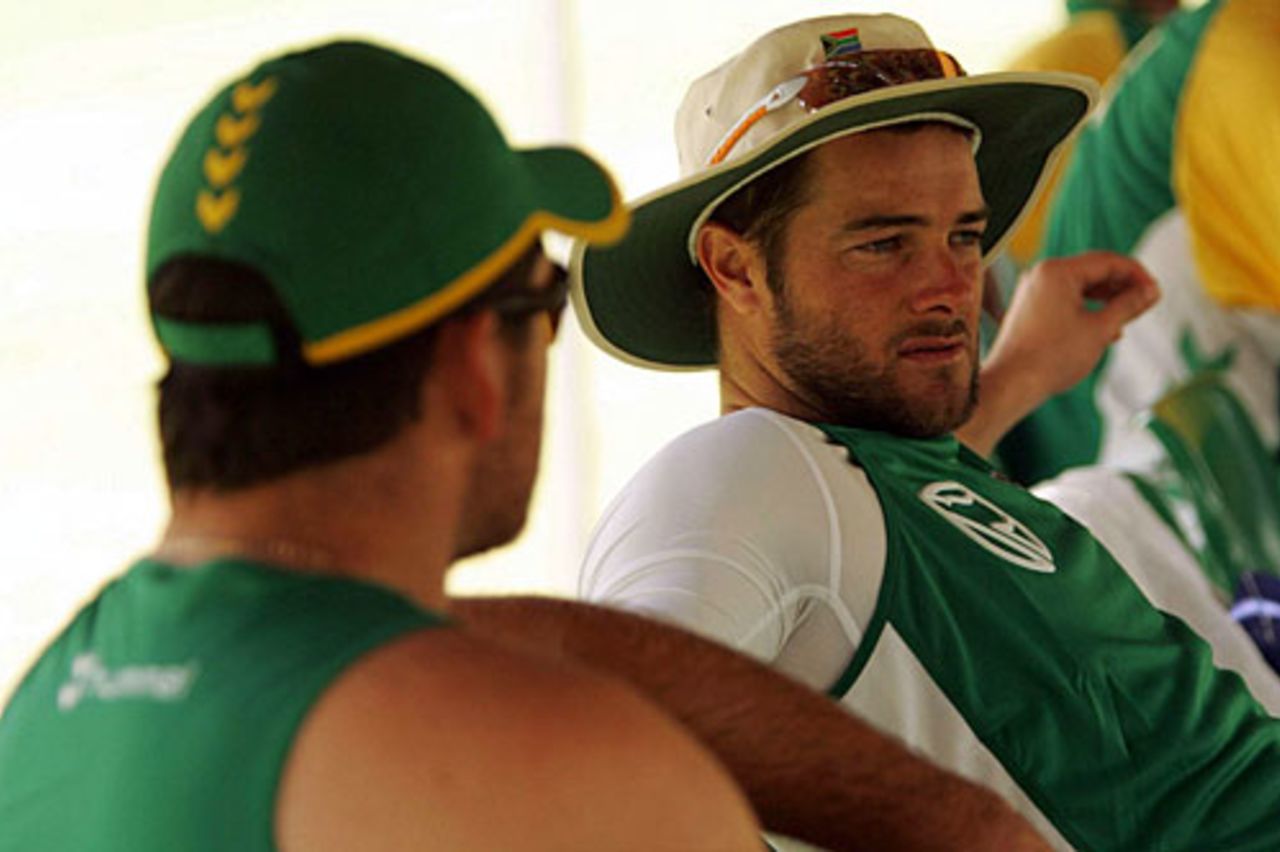 Graeme Smith and Mark Boucher watch South Africa's training sesssion at the Gaddafi Stadium, Lahore, October 15, 2007
