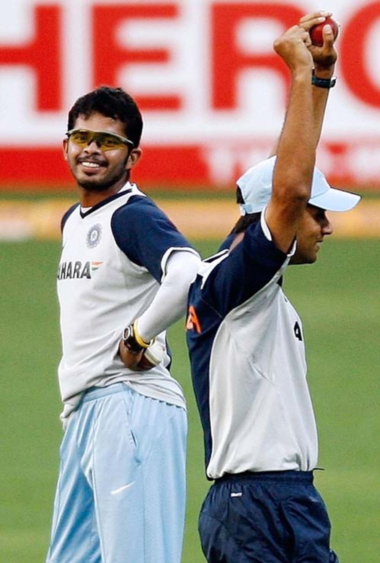 Rahul Dravid and Sreesanth see the funny side of things while practising at the Wankhede Stadium, Mumbai, October 16, 2007