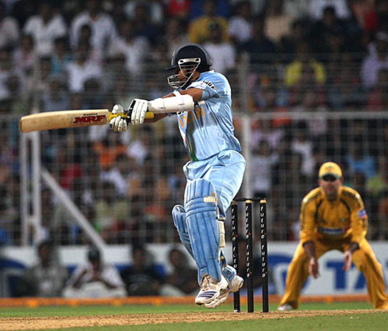 Sachin Tendulkar reaches out to play the cut shot, India v Australia, 7th ODI, Mumbai, October 17, 2007