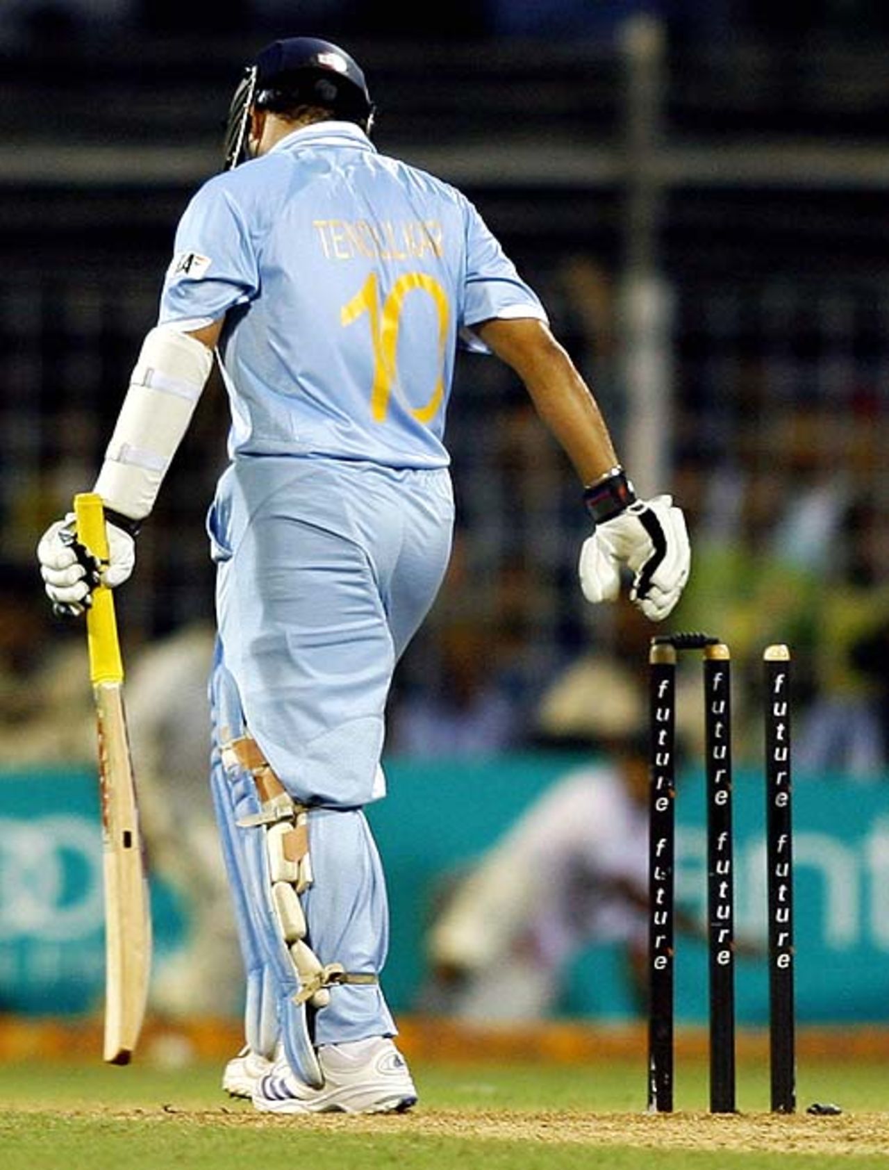 Sachin Tendulkar looks on as the bail is dislodged by a Brett Lee delivery, India v Australia, 7th ODI, Mumbai, October 17, 2007