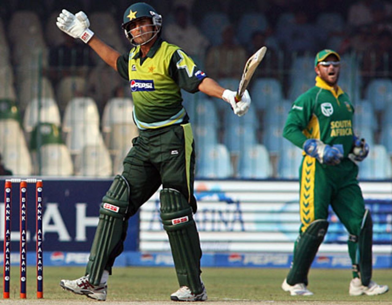 Younis Khan was caught behind by Mark Boucher for 12, Pakistan v South Africa, 1st ODI, Lahore, October 18, 2007