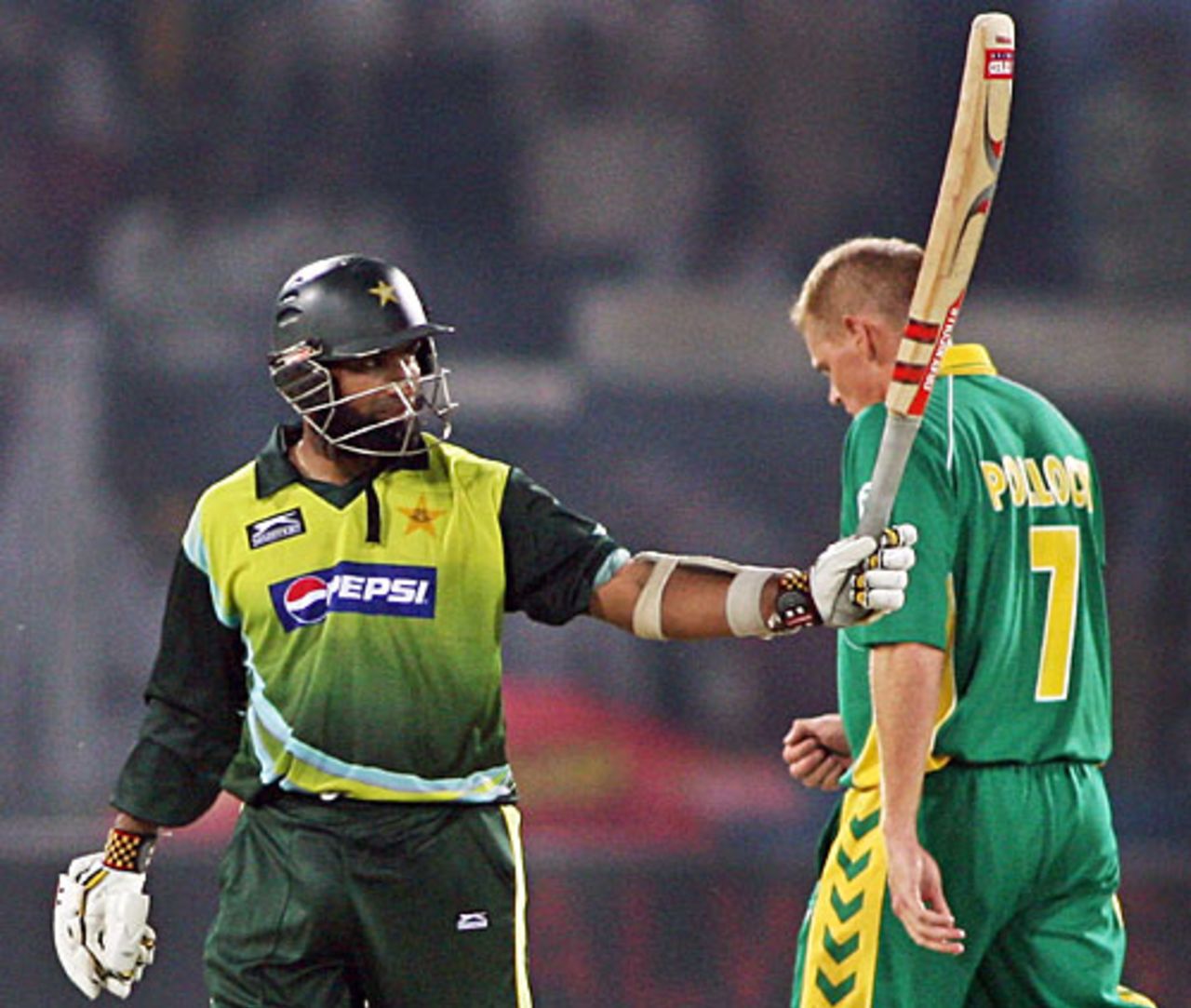 Mohammad Yousuf acknowledges his fifty, Pakistan v South Africa, 1st ODI, Lahore, October 18, 2007