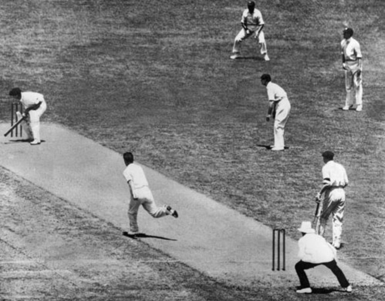 Jack Fingleton ducks a Harold Larwood bouncer, Australia v England, 2nd Test, Melbourne, December 30, 1932