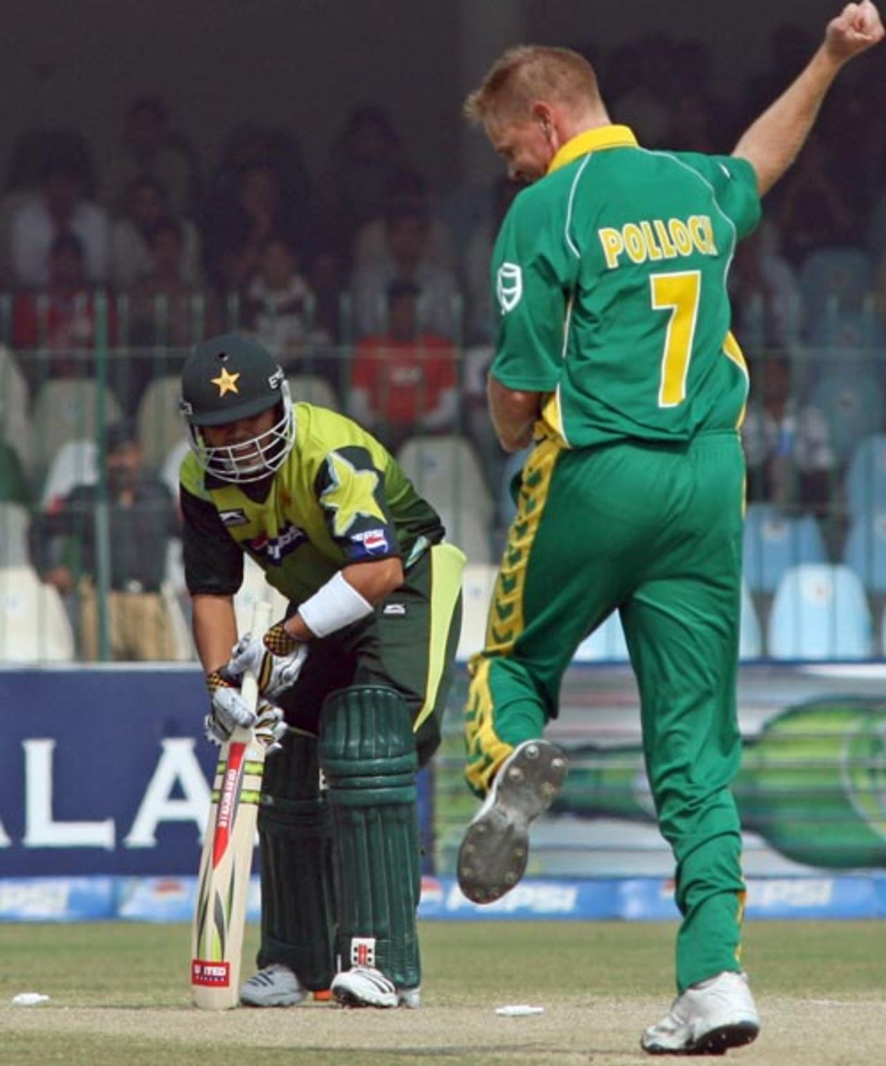 Shaun Pollock rejoices on bowling Kamran Akmal, Pakistan v South Africa, 2nd ODI, Lahore, October 20, 2007