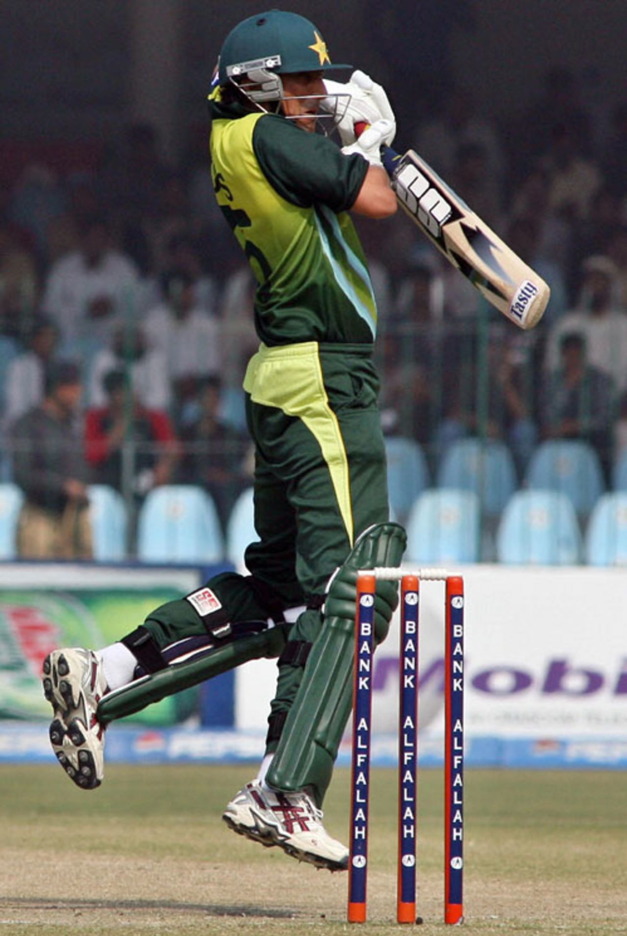 Younis Khan tries to fend off a rising delivery, Pakistan v South Africa, 2nd ODI, Lahore, October 20, 2007