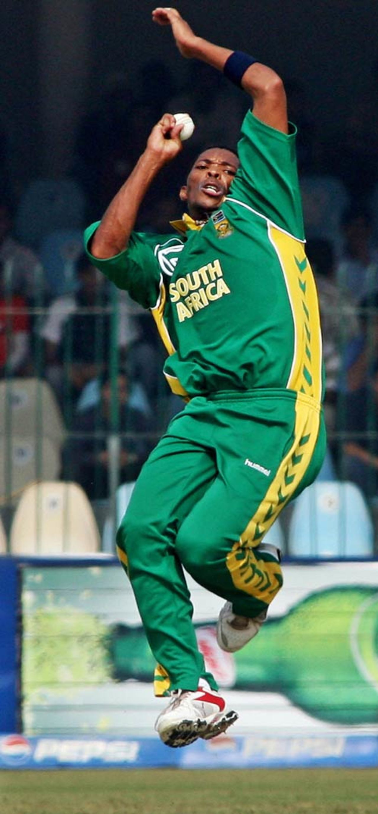 Makhaya Ntini got rid of the dangerous Imran Nazir, Pakistan v South Africa, 2nd ODI, Lahore, October 20, 2007