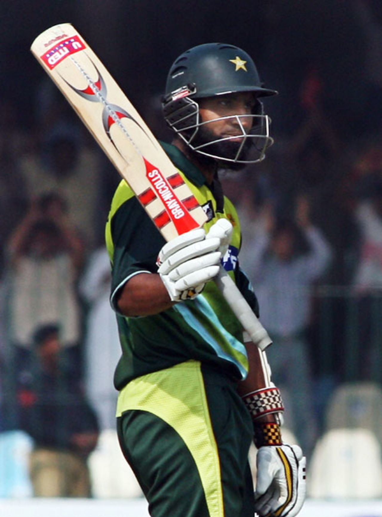 Mohammad Yousuf raises his bat after reaching his half-century, Pakistan v South Africa, 2nd ODI, Lahore, October 20, 2007