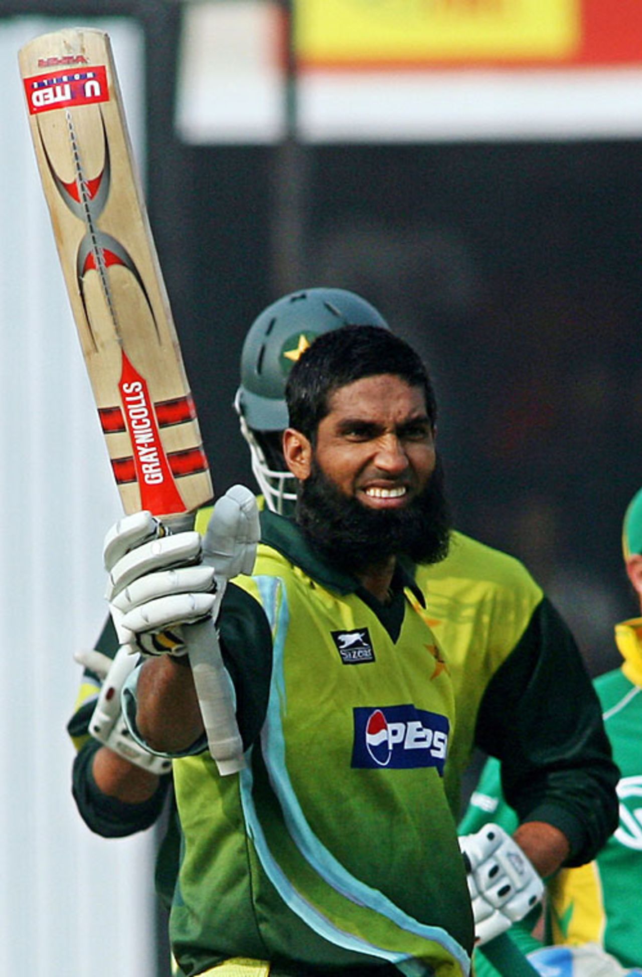 Mohammad Yousuf celebrates his hundred, Pakistan v South Africa, 2nd ODI, Lahore, October 20, 2007