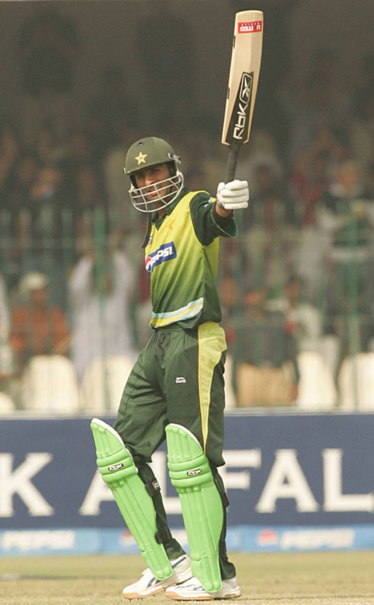 Shoaib Malik scored 56 off 52 balls, Pakistan v South Africa, 2nd ODI, Lahore, October 20, 2007