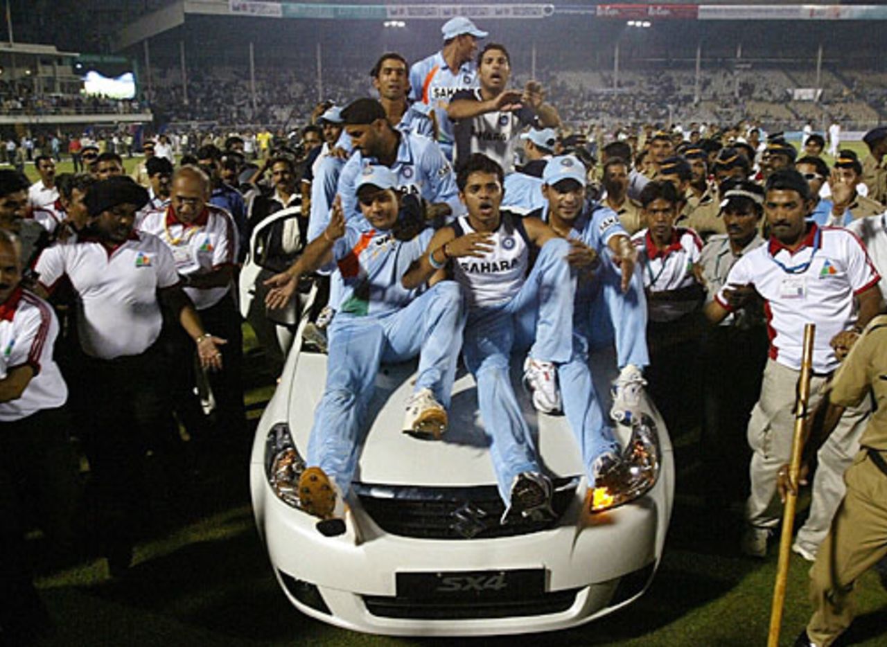 The Indians celebrate their victory, India v Australia, Twenty20 international, Mumbai, October 20, 2007