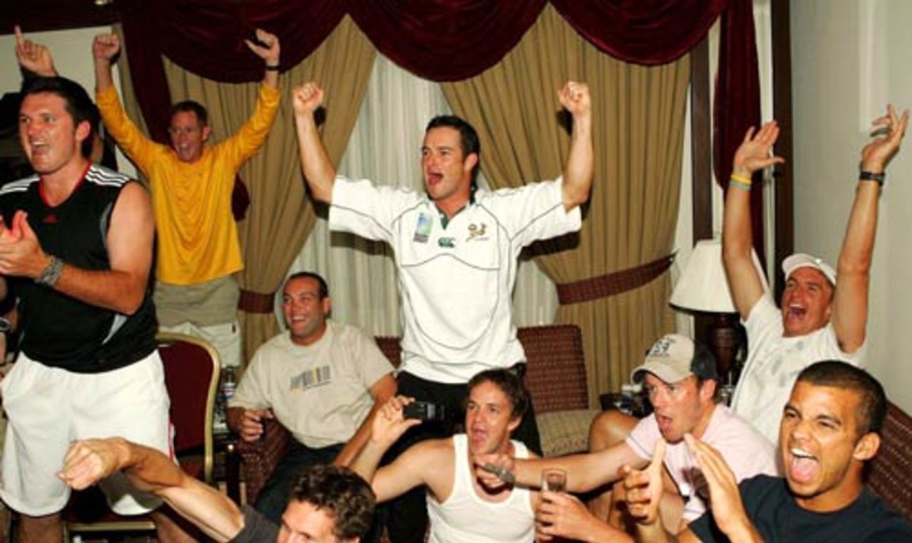 South African players celebrate their nation's victory in the Rugby World Cup final, Lahore, October 20, 2007