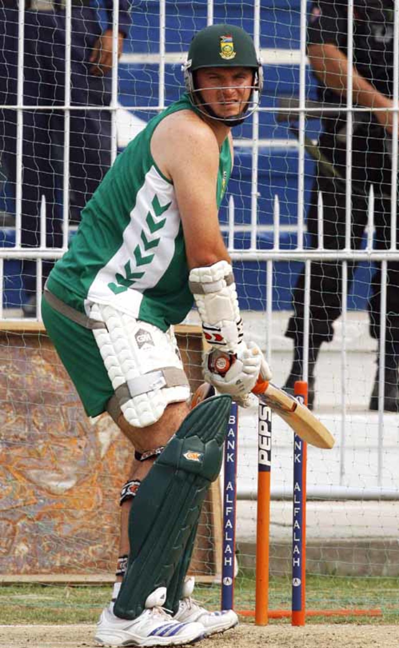 Graeme Smith takes guard during practice a day ahead of the third ODI against Pakistan, Faisalabad, October 22, 2007