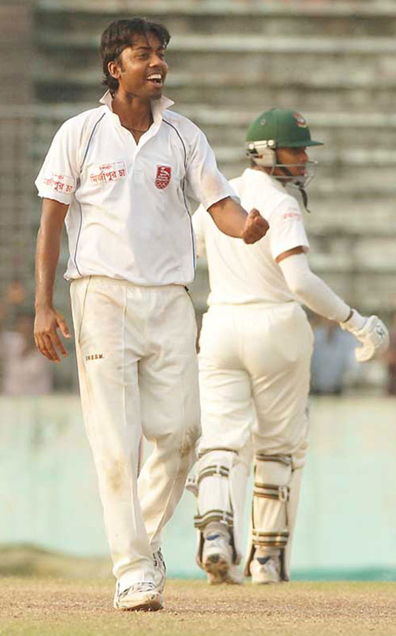 Syed Rasel celebrates one of his five wickets in the match, Dhaka Division v Khulna Division, October 22, 2007