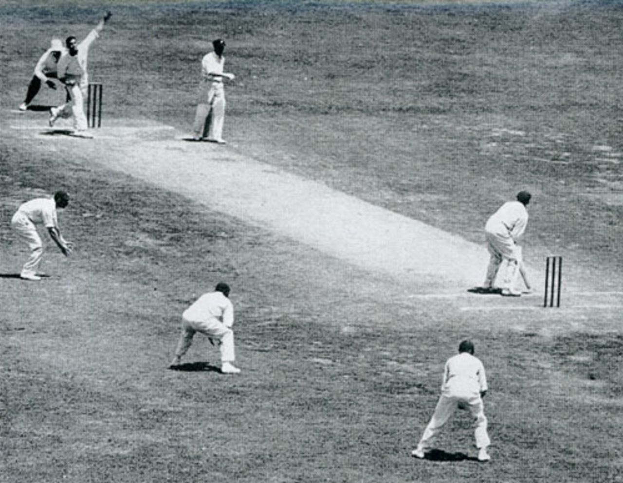 Bill Voce bowls to Bill Ponsford with a Bodyline field, Australia v England, 3rd Test, Adelaide, January 14, 1933
