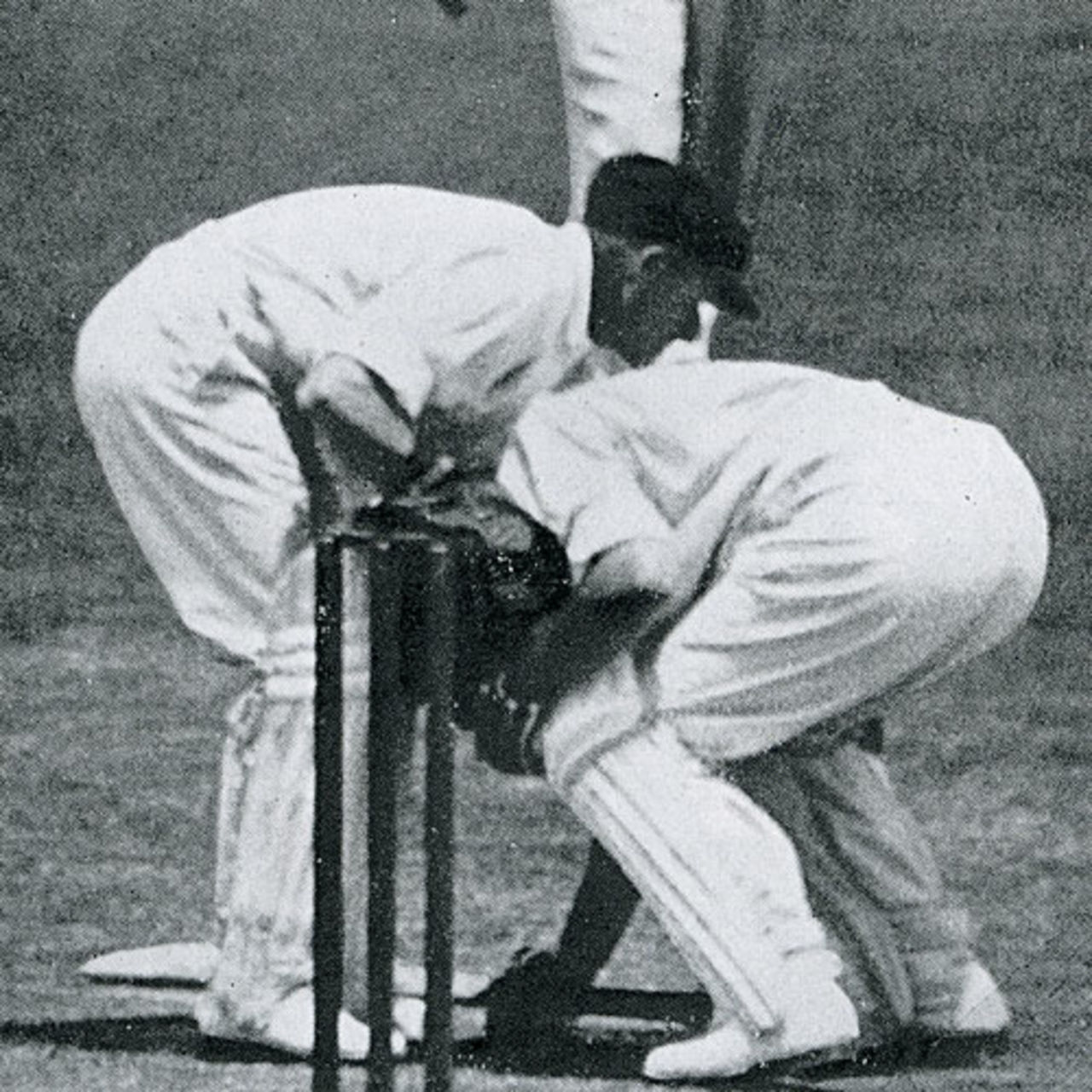 Bert Oldfield tends to Gubby Allen after he was struck by Lisle Nagel, Australia v England, SCG, 1st Test,  December 4, 1932