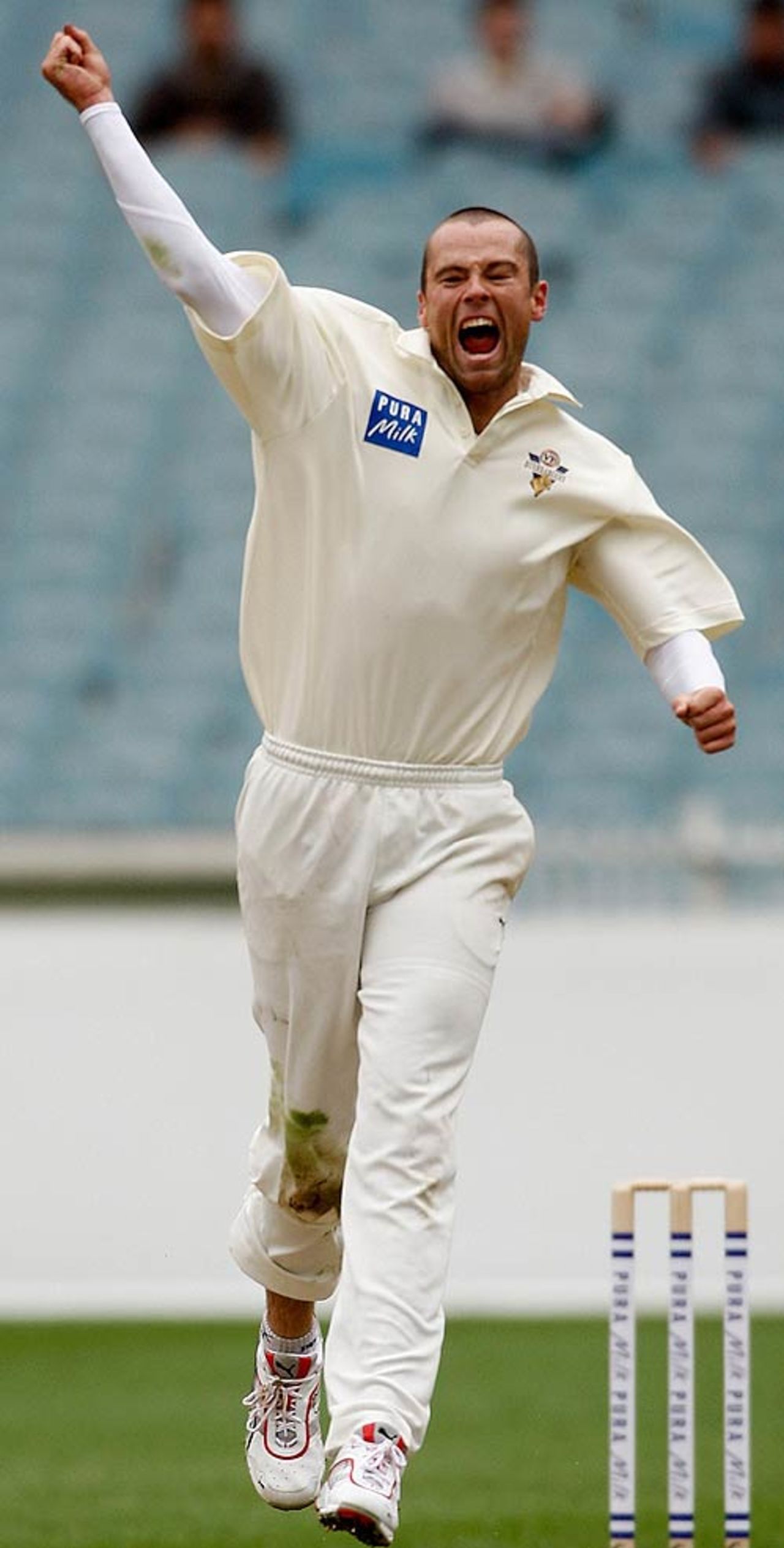 Rob Quiney celebrates his first Pura Cup wicket, Victoria v Western Australia, Pura Cup, Melbourne, October 26, 2007