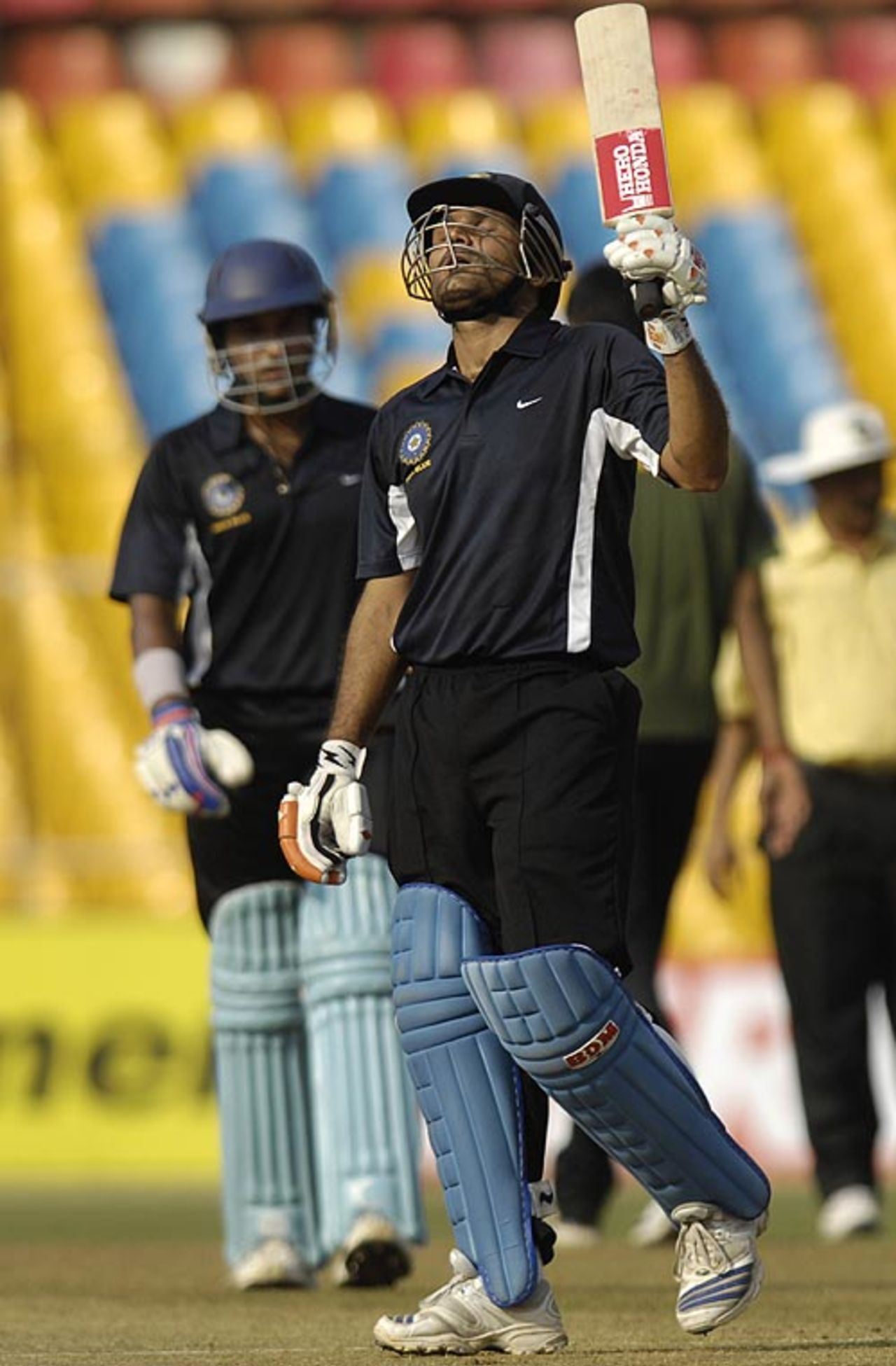 Virender Sehwag raises his bat after reaching fifty, India Blue v India Green, 3rd match, Challenger Trophy, Ahmedabad, October 27, 2007