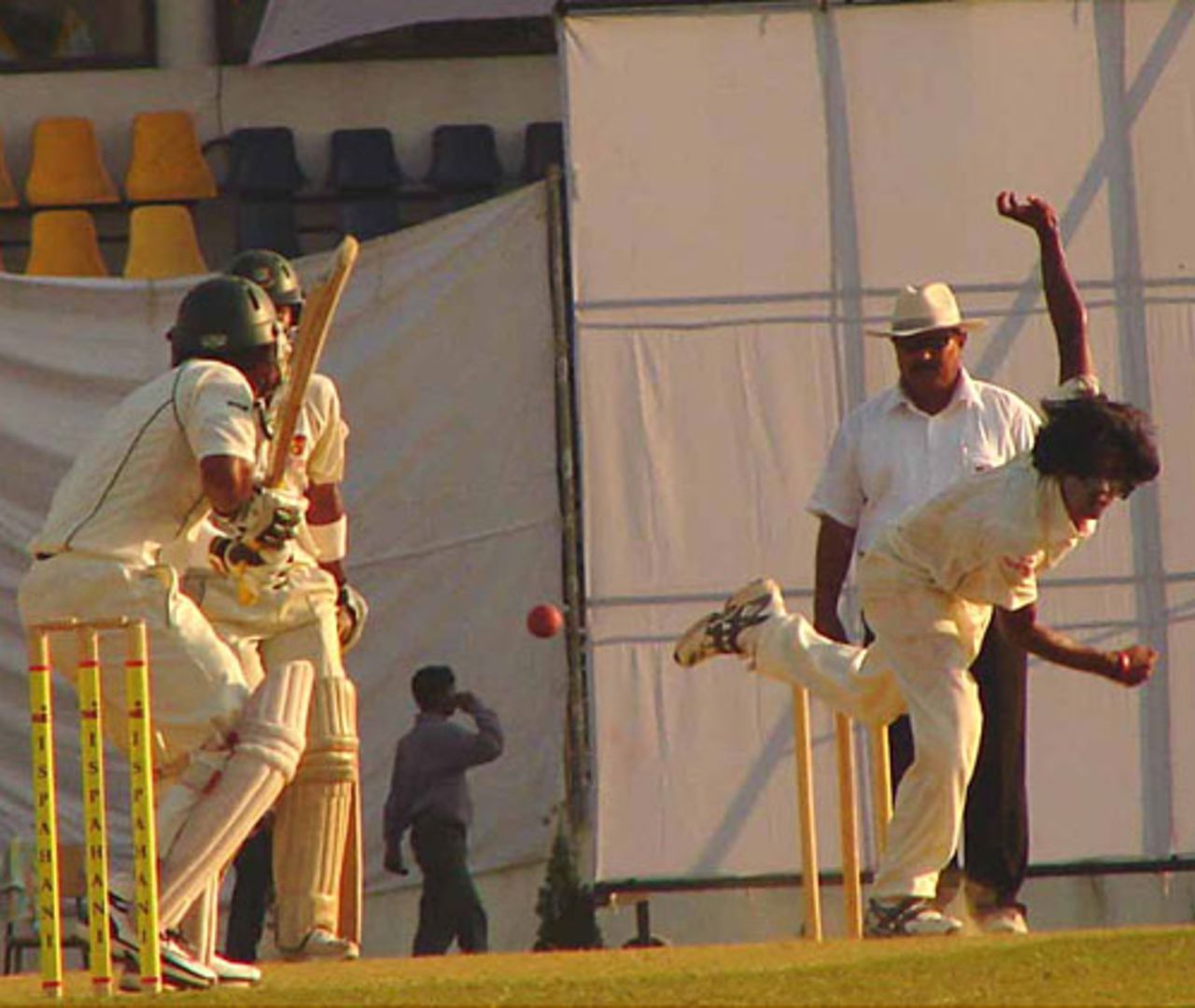 Mahbubul Alam bowls took 4 for 14 against Sylhet, Dhaka v Sylhet, National Cricket League, October 27, 2007