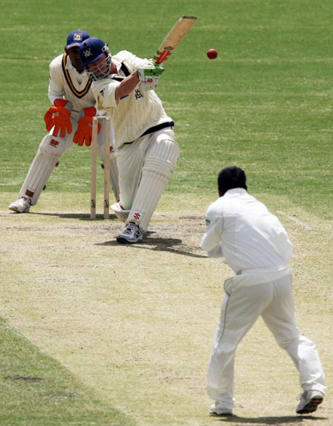 Mick Lewis smashes one off Muttiah Muralitharan, Cricket Australia Chairman's XI v Sri Lankans, 3rd day, Adelaide, October 29, 2007