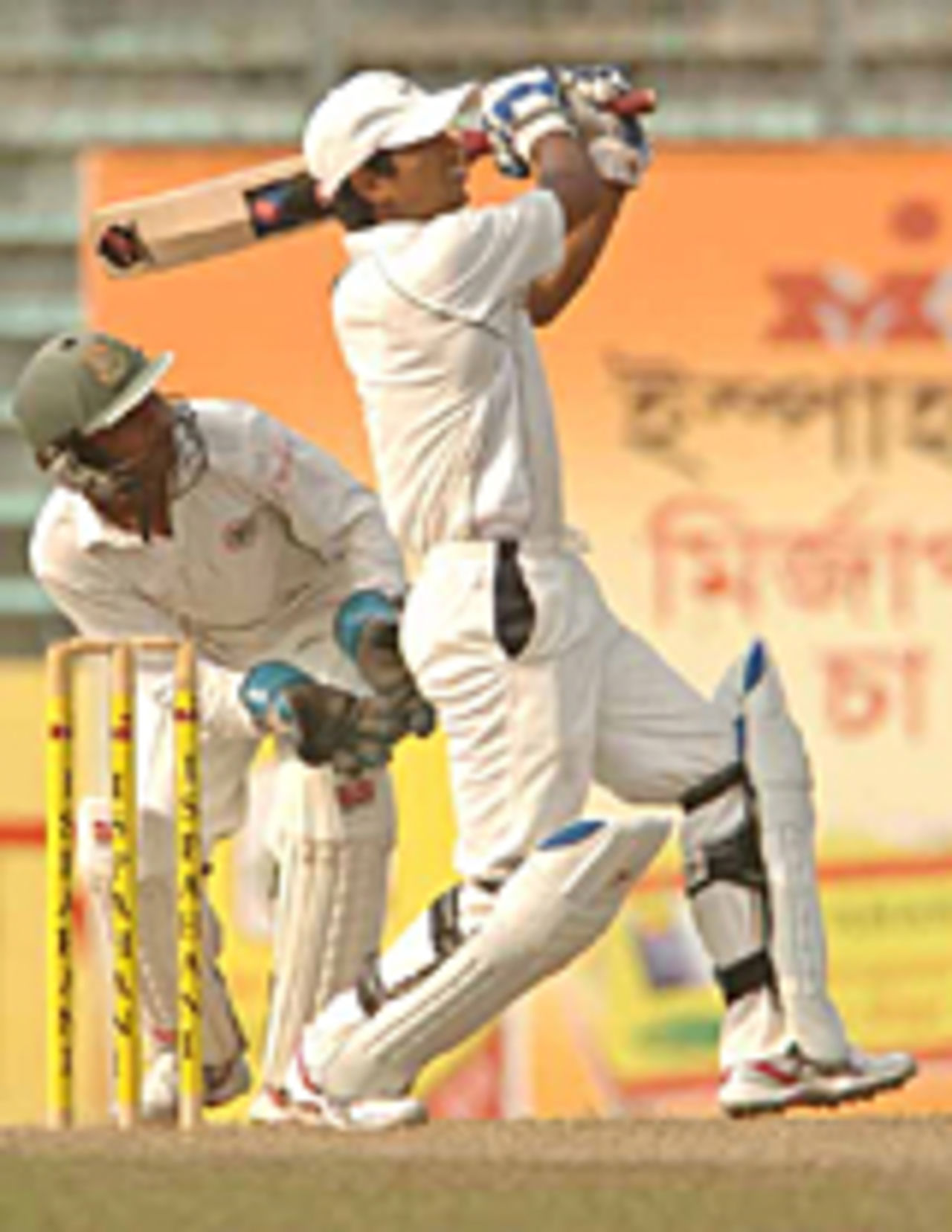 Hannan Sarkar pulls on his way to 85, Dhaka v Barisal, National Cricket League, Mirpur, November 3, 2007