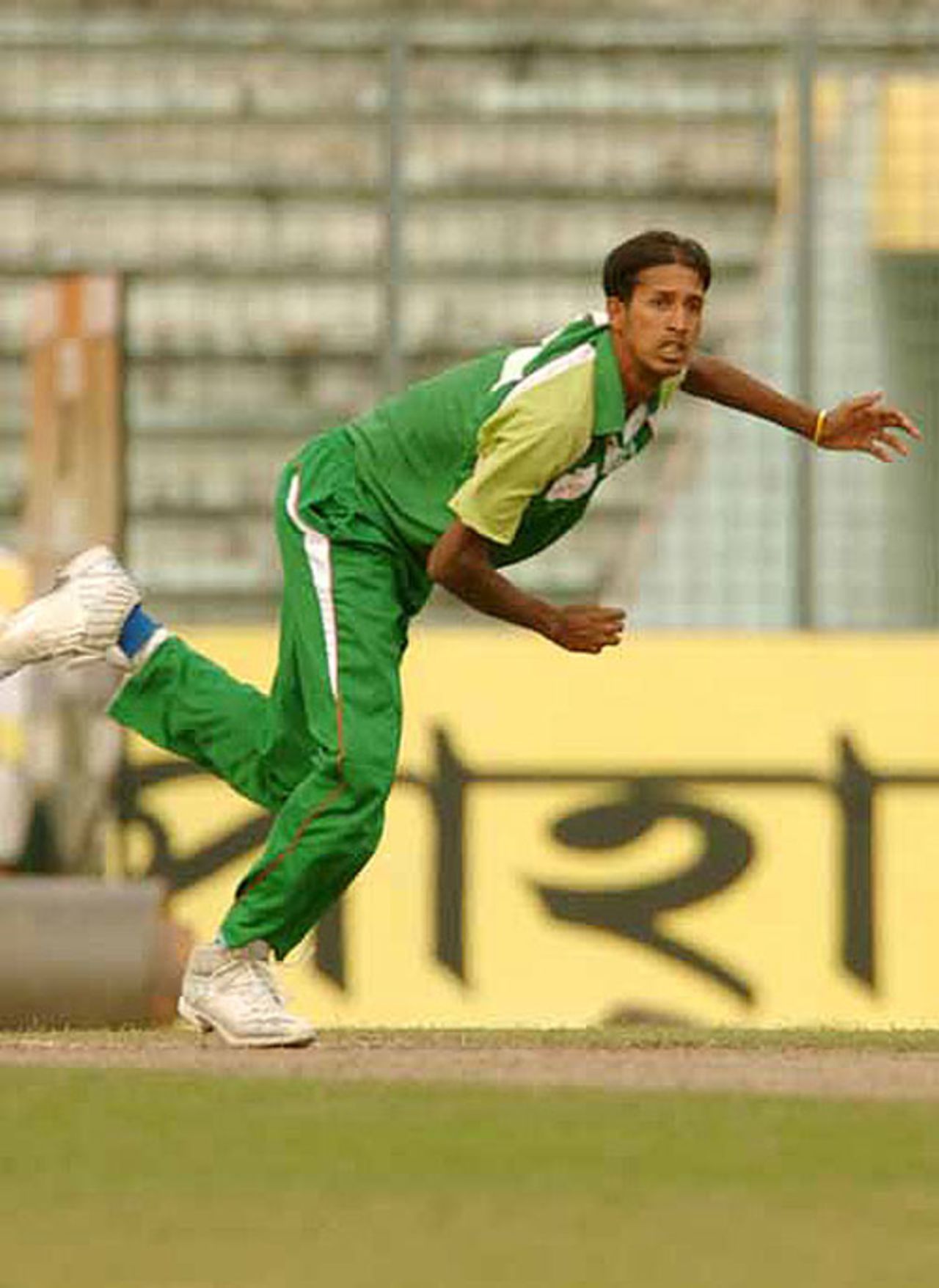 Barisal's Sumon Shaha bowled aggressively but finished with one wicket, Dhaka v Barisal, National Cricket League One-Day, Dhaka, November 6, 2007