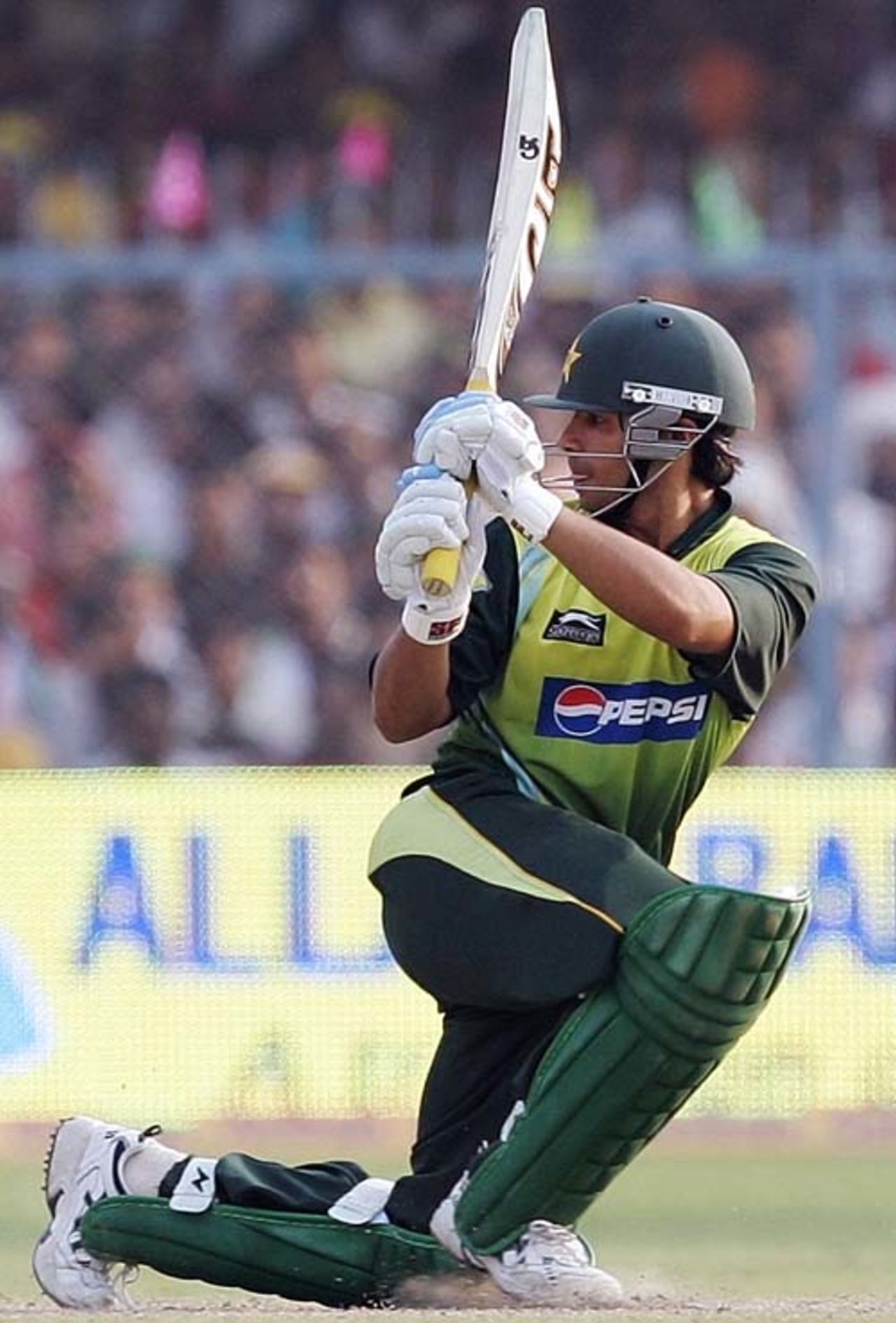 Salman Butt steers one fine, India v Pakistan, 3rd ODI, Kanpur, November 11, 2007 
