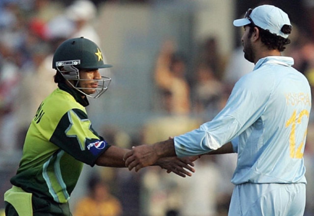 Yuvraj Singh congratulates Salman Butt on his hundred, India v Pakistan, 3rd ODI, Kanpur, November 11, 2007 
