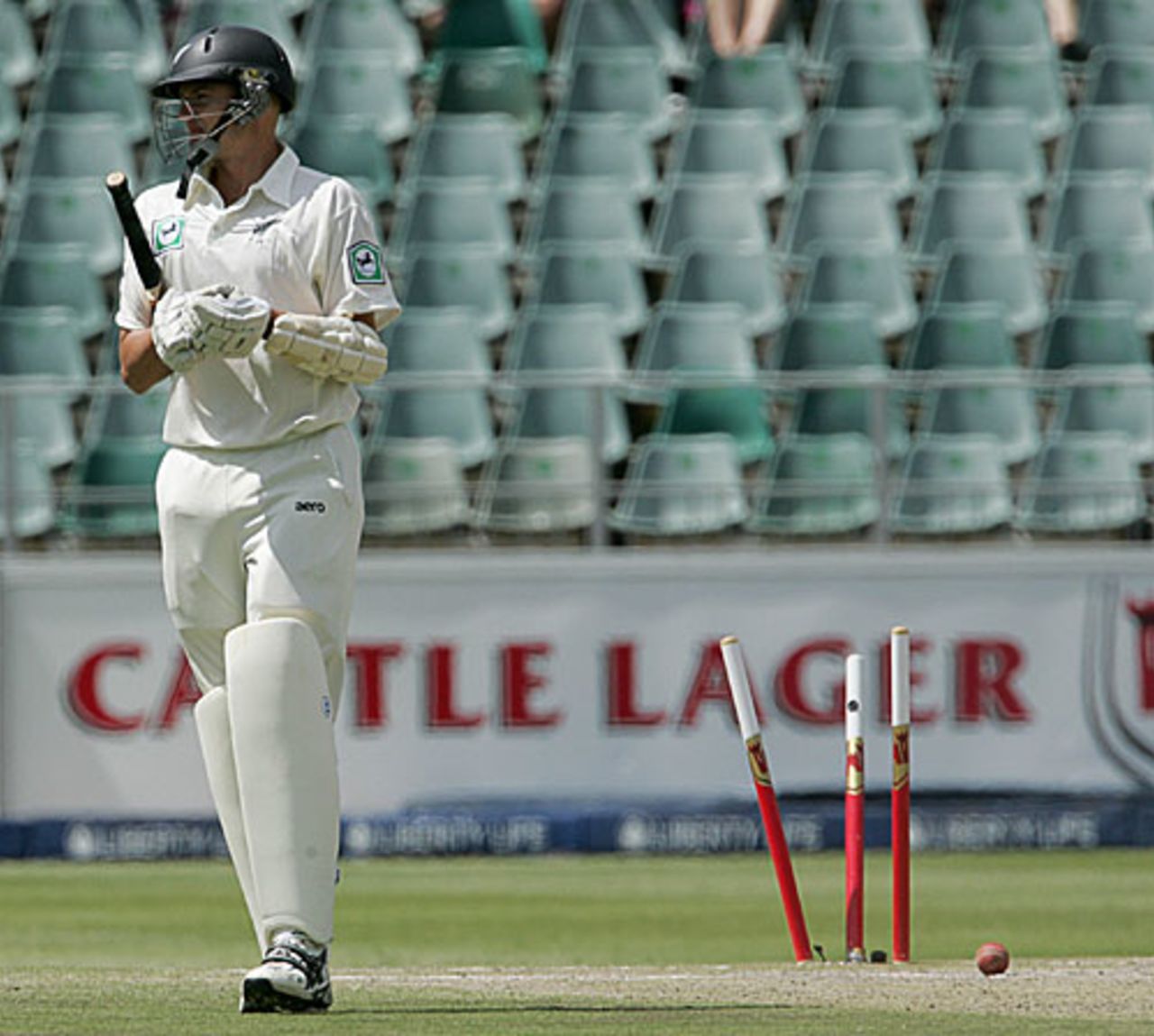 Chris Martin walks back after being bowled for a duck, South Africa v New Zealand, 1st Test, Johannesburg, 4th day