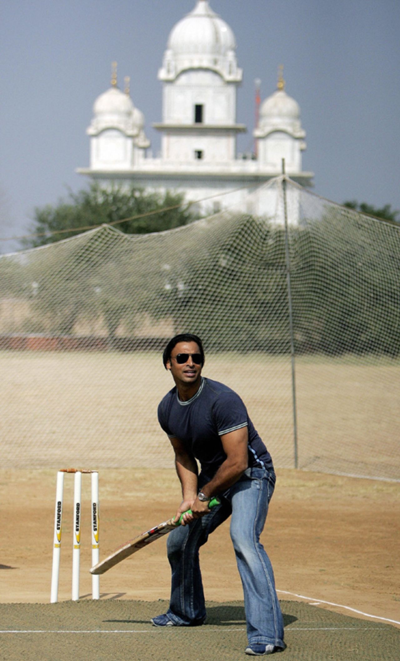 Shoaib Akhtar bats during a visit to the Scindia School, Gwalior, November 14, 2007