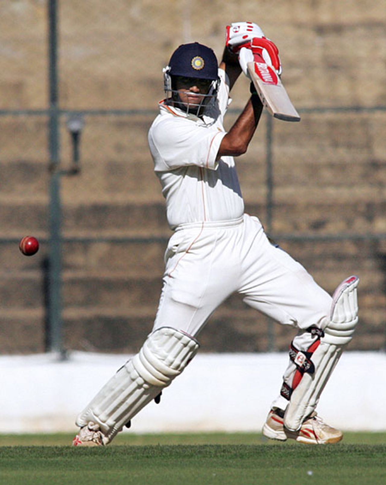 Rahul Dravid drives through point, Karnataka v Himachal Pradesh, Ranji Trophy Super League, Group A, 2nd round, 1st day, Bangalore, November 15, 2007