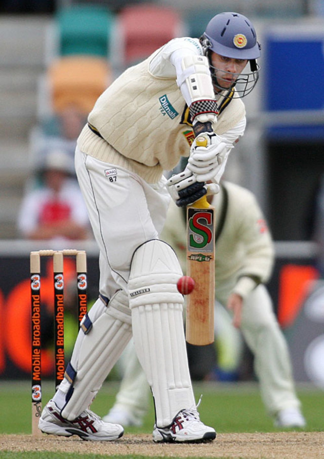 Michael Vandort plays a defensive shot, Australia v Sri Lanka, 2nd Test, Hobart, 2nd day, November 17, 2007