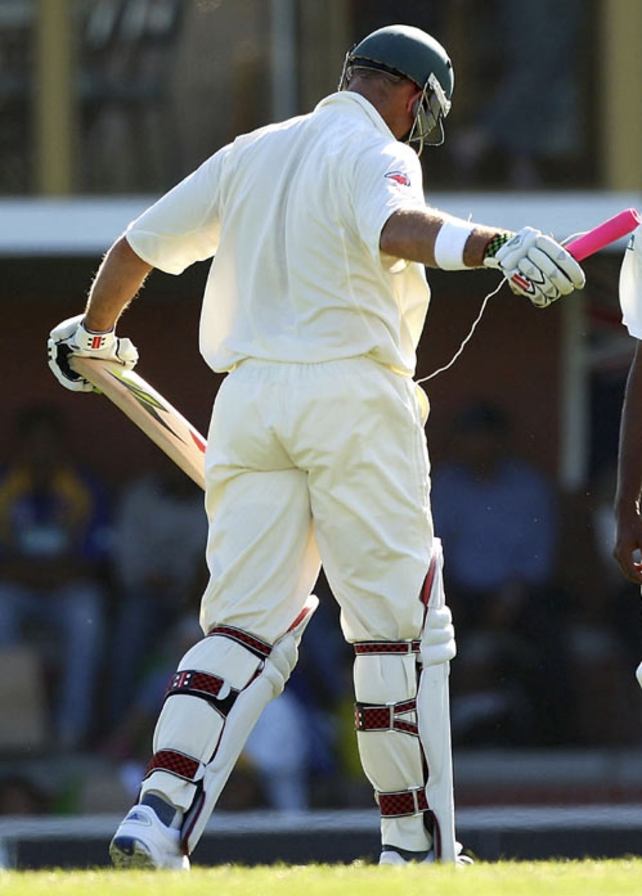 Matthew Hayden takes apart his bat after it developed a crack, Australia v Sri Lanka, 2nd Test, Hobart, 3rd day, November 18, 2007
