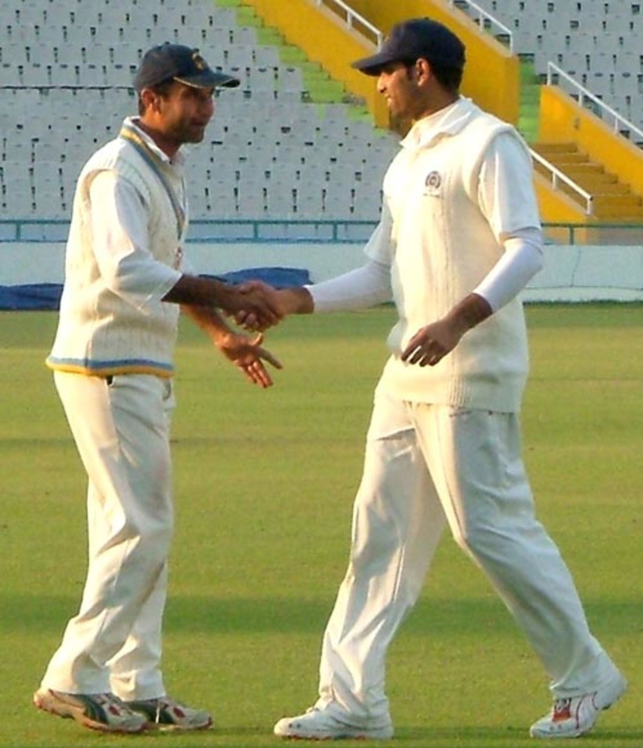 Pankaj Dharmani and VVS Laxman, the Punjab and Hyderabad captains, shake hands after the match, Punjab v Hyderabad, Ranji Trophy Super League, 2nd round, Mohali, 4th day, November 18, 2007