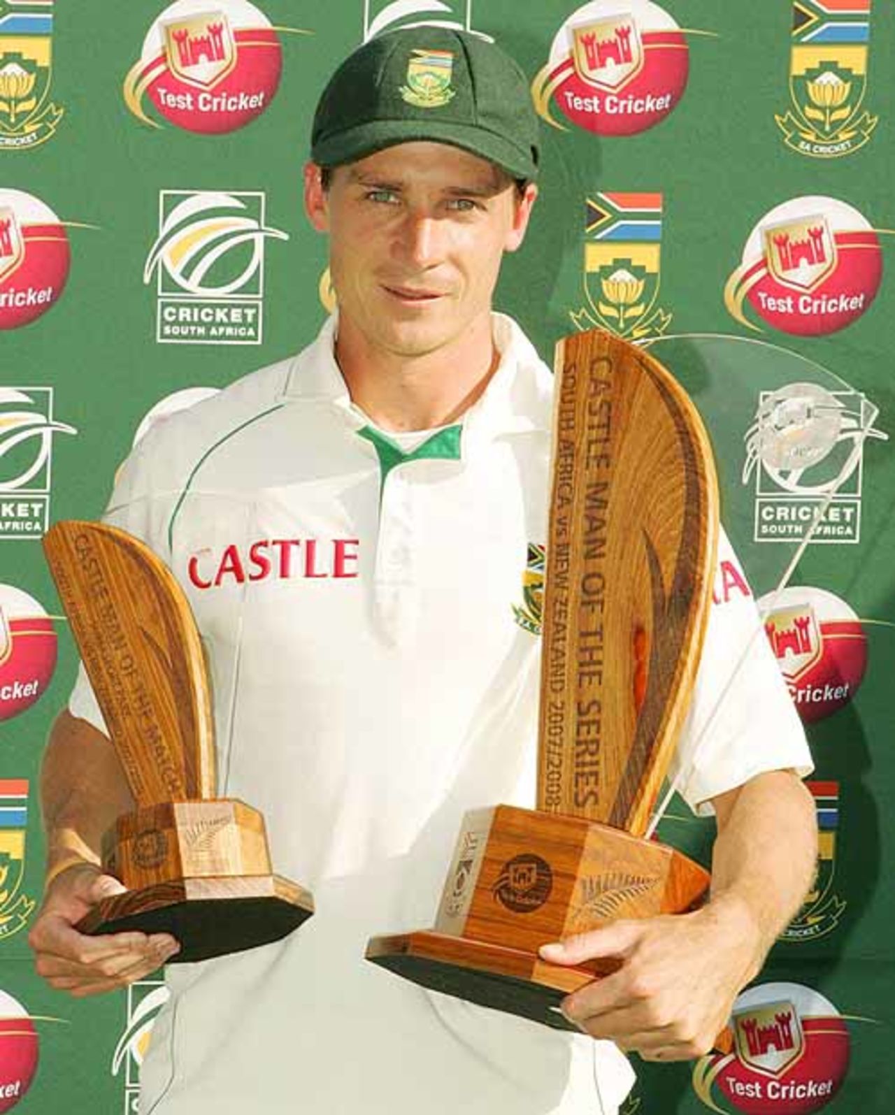 Dale Steyn won the Man-of-the-Match and the Man-of-the-Series awards, South Africa v New Zealand, 2nd Test, Centurion, 3rd day, November 18, 2007
