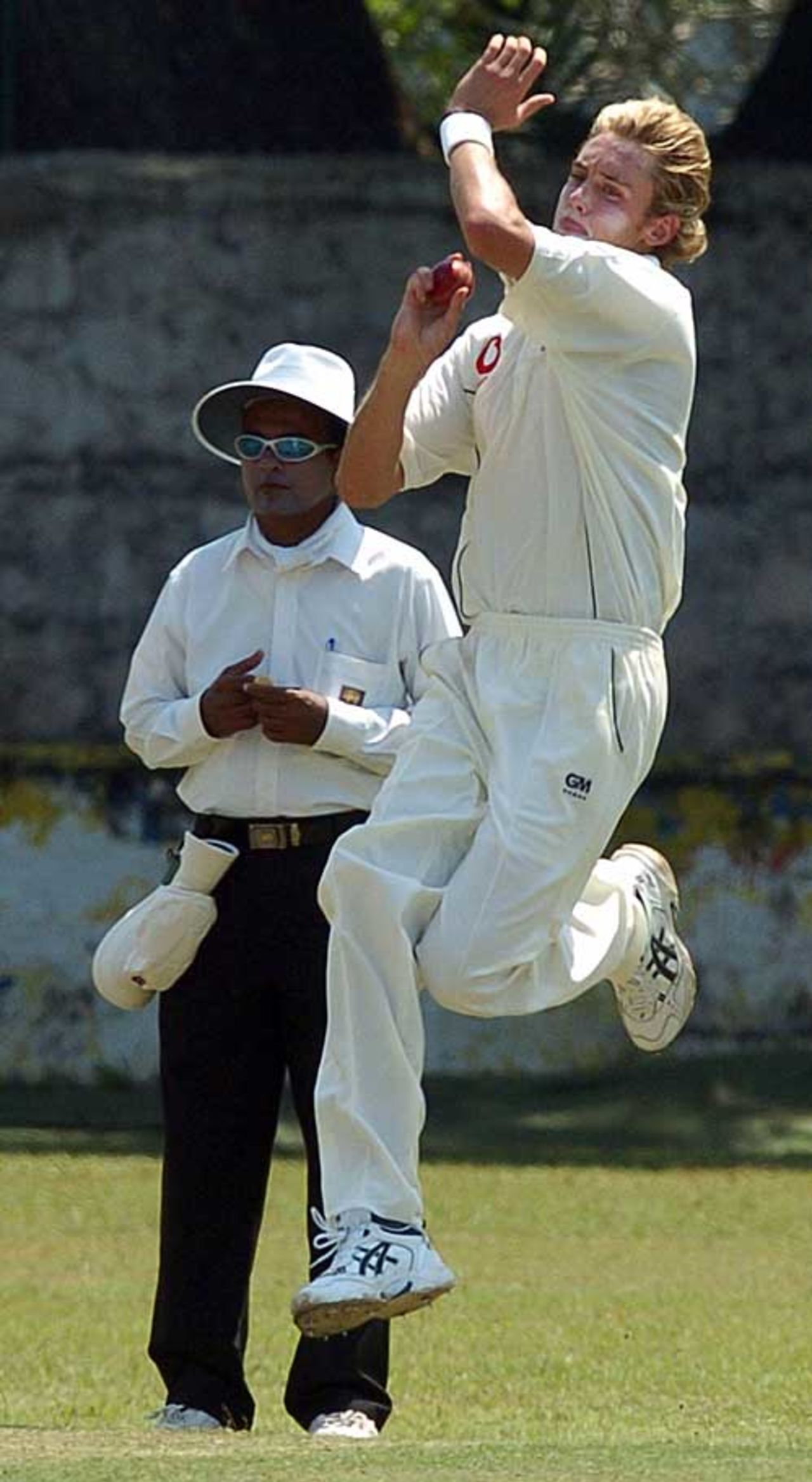 Stuart Broad made England's first breakthrough, Sri Lanka Cricket Board President's XI v England XI, Colombo, November 20, 2007