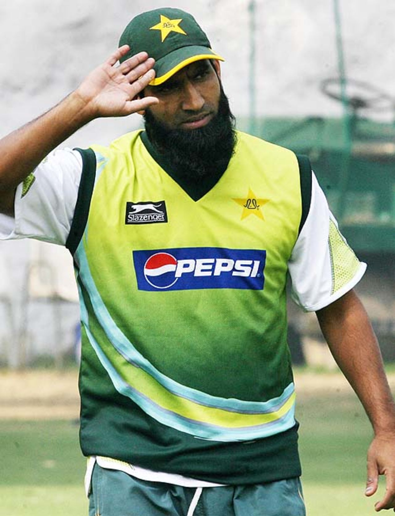 Mohammad Yousuf does a salute during practice, Delhi, November 21, 2007
