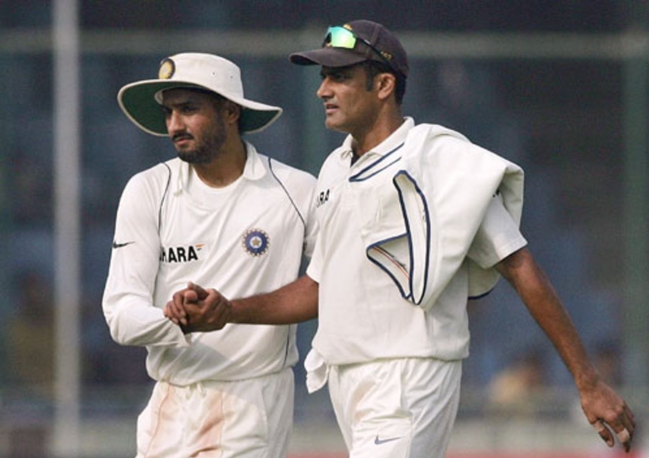 Anil Kumble and Harbhajan Singh kept the shackles on the Pakistani batsmen, India v Pakistan, 1st Test, Delhi, 1st day, November 22, 2007