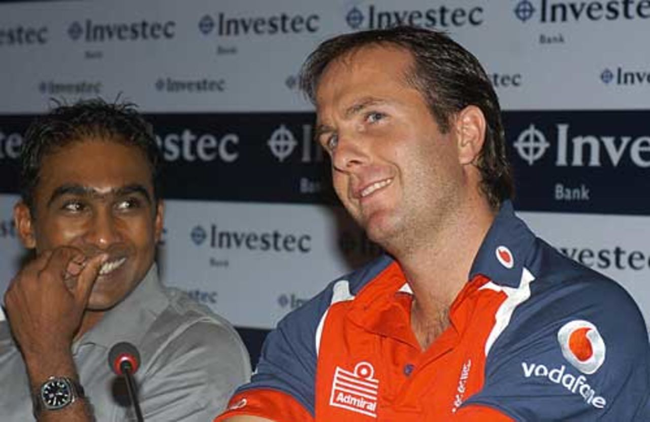 Michael Vaughan and Mahela Jayawardene at their joint press conference, Colombo, November 22, 2007