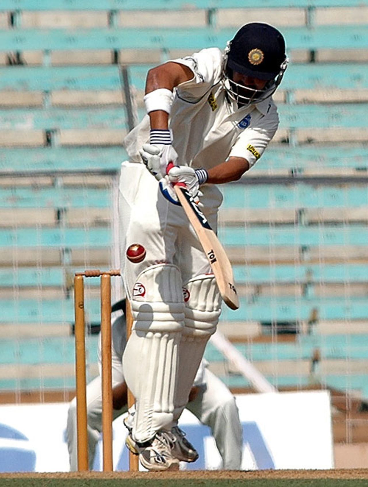 Gautam Gambhir propped up Delhi with an unbeaten 81, Mumbai v Delhi, Ranji Trophy Super League, 3rd round, 1st day, Mumbai, November 23, 2007