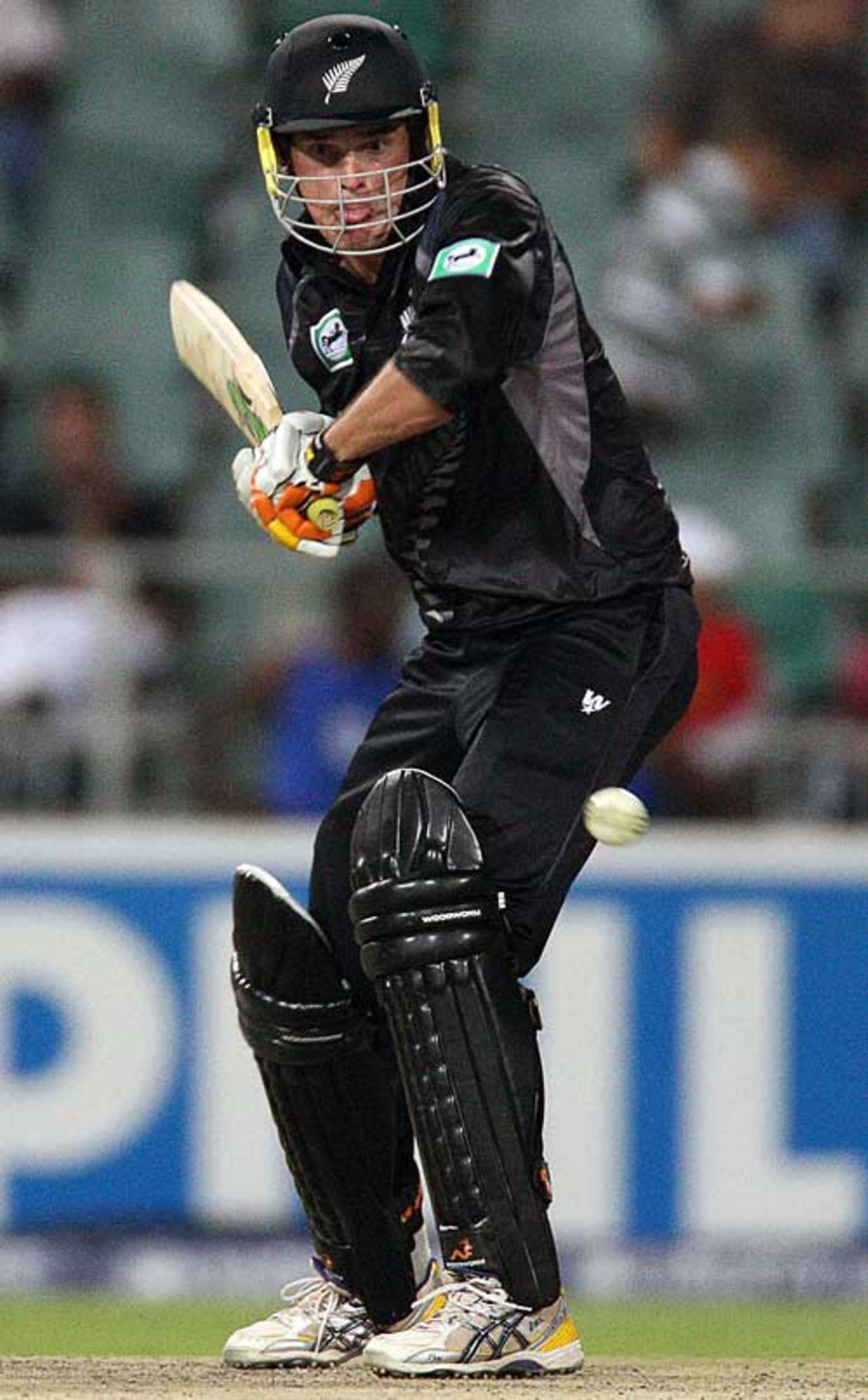 Kyle Mills boosted the New Zealand total with 33, South Africa v New Zealand, Twenty20 International, Johannesburg, November 23, 2007