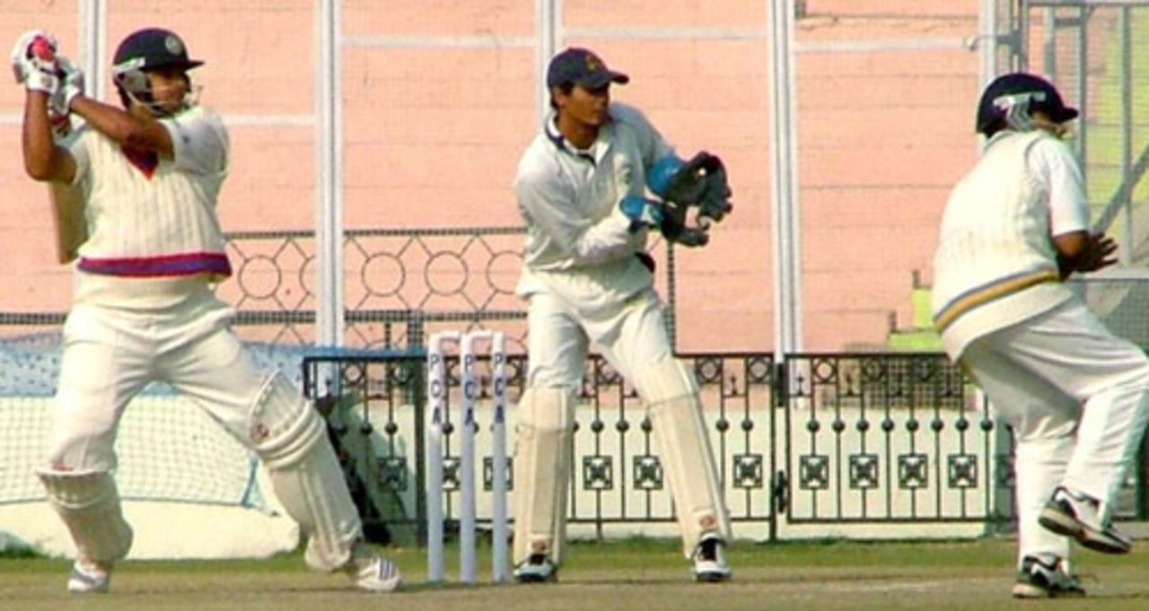 Suresh Raina cuts during his 123, Punjab v Uttar Pradesh, Ranji Trophy Super League, Group B, 3rd round, 2nd day, Mohali, November 24, 2007